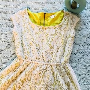 ☀️🌼Lace White/yellow summer dress (size small)